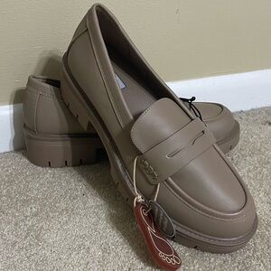 MIA Nirelle Smooth chunky heel acadamia Y2K  Taupe Loafer size 9